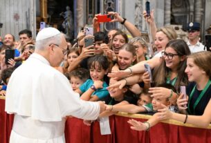 Leão XIV acolhe 6 mil italianos na Basílica de São Pedro em peregrinação jubilar
