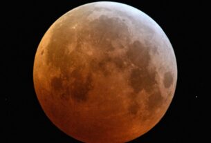 Lua de sangue: eclipse lunar total ocorre neste domingo