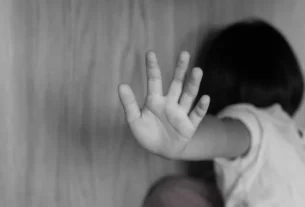 Mãe é presa sob suspeita de espancar filha de 1 ano e 3 meses no interior de SP