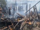 Mais de 15 moradias são atingidas por incêndio em Cubatão