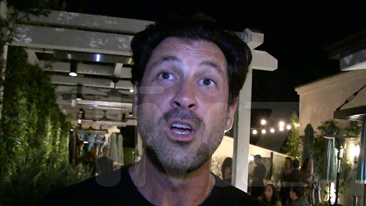 Maksim Chmerkovskiy volta ao Alix Earle 'DWTS' Critics