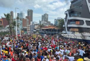 Manifestantes fazem ato contra a PEC da Blindagem e projeto a anistia em Brasília, Salvador, BH, Manaus e outras capitais