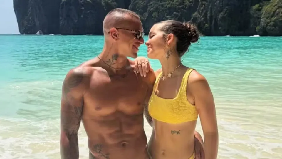 Mel Maia e Lutador Trocam Declaração de Amor: 'Maior Apresel que Ganhei'