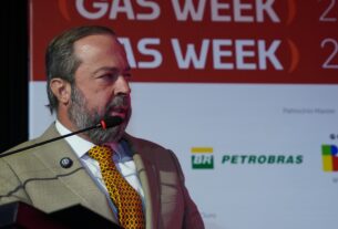 Ministro defende uso para fins pacíficos