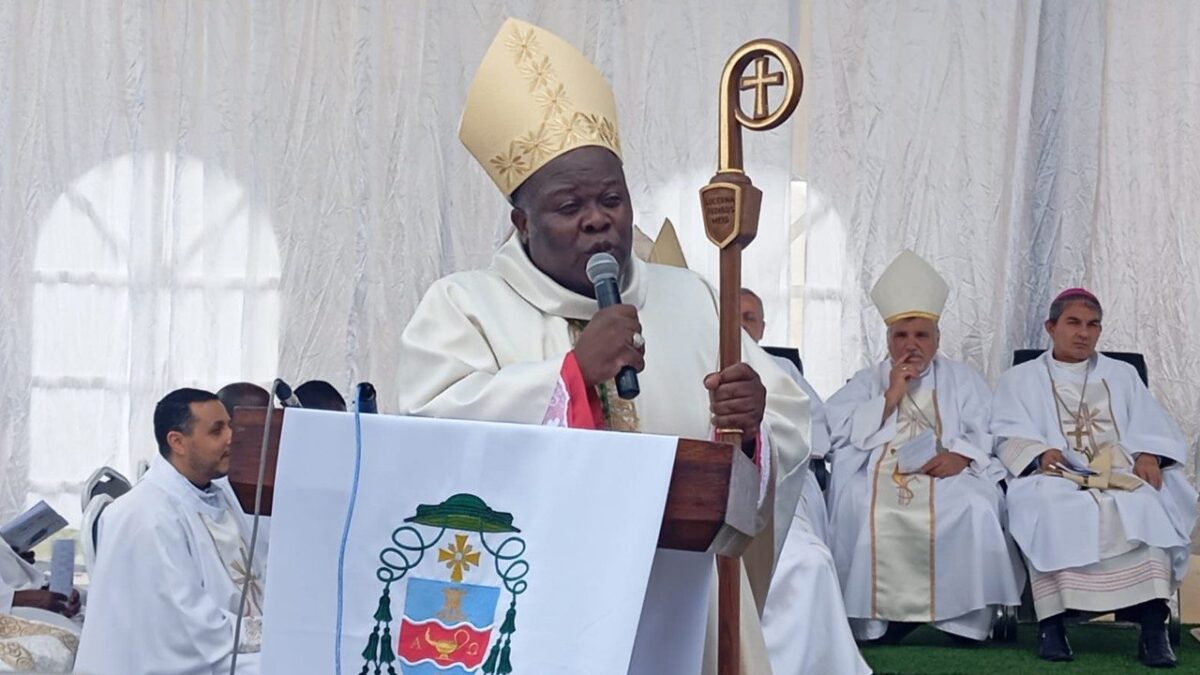 Moçambique: Dom Osório Citora empossado como novo Bispo da diocese de Quelimane