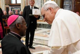 Morre dom Rugambwa que foi núncio na Nova Zelândia