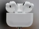 Novo AirPods Pro 3 faz tradução simultânea para o português com 'sotaque brasileiro'
