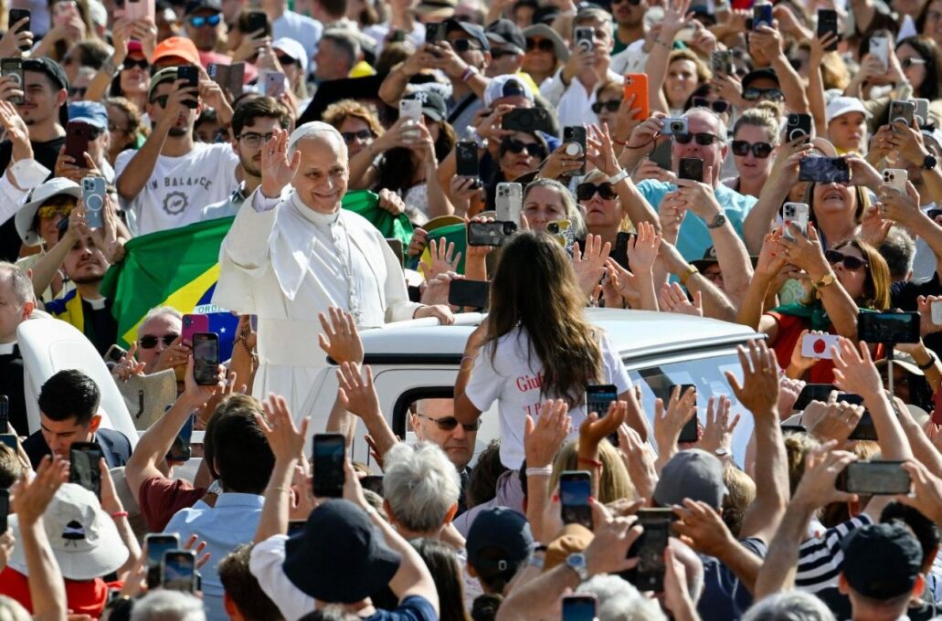 O Papa: a sede de Jesus na cruz é a nossa também. Clamor de uma humanidade ferida