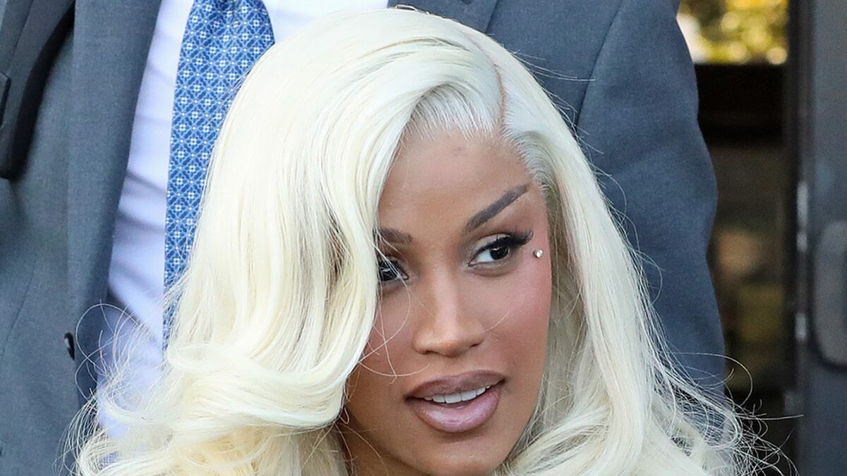 O júri Cardi B chega ao veredicto em julgamento civil, assista ao vivo