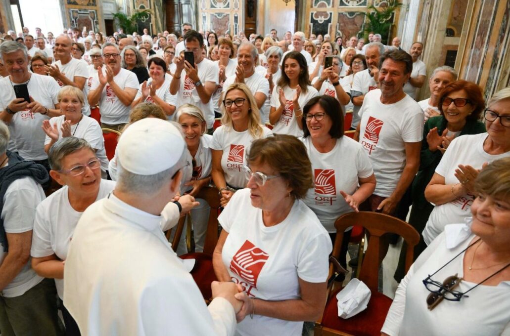 Papa à Obra São Francisco para os Pobres de Milão: obrigado por viver a caridade há quase 70 anos