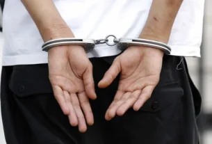 Policial civil e ex-servidor do Conselho Tutelar são presos em ação contra milícia no RJ
