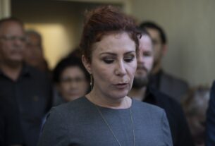 Presa na Itália, Carla Zambelli será ouvida por comissão da Câmara em processo de perda de mandato nesta quarta