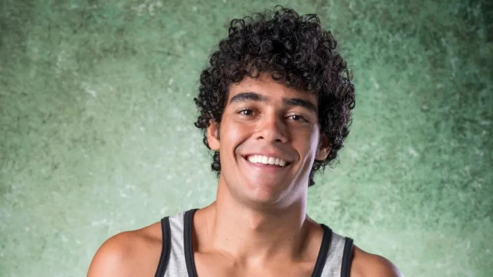 Quem é Igor Fernandez, Ator de 'Máscaras de Oxigênio Não Cairão Automático'