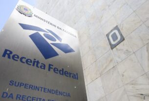 Receita apreende em dois navios no Rio carga de combustível irregular