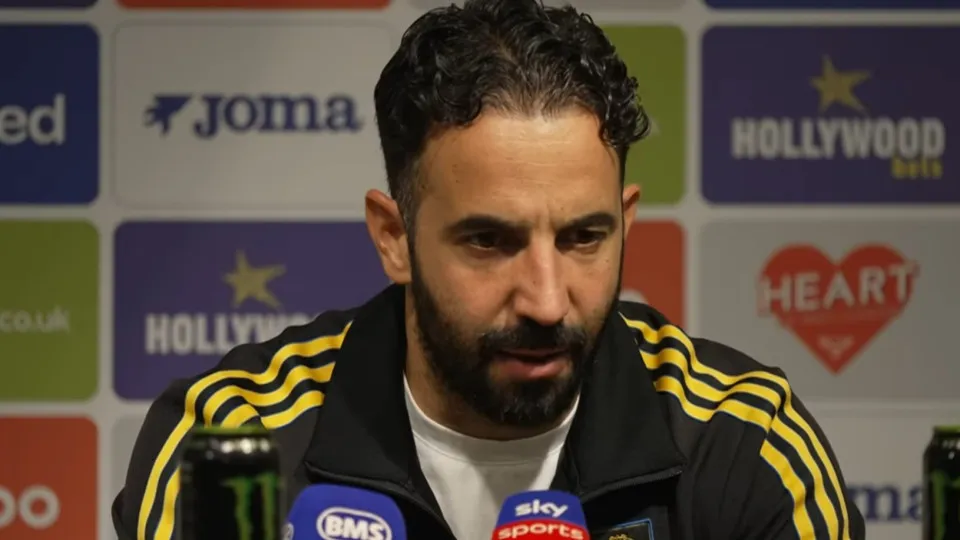 Ruben Amorim admite "frustração" no United: "Temos de ter personalidade"