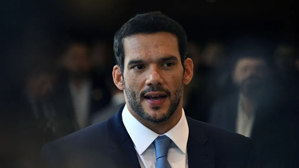 Samir Xaud sobe o tom para reclamar de partida contra Bolívia: 'Uma verdadeira várzea'