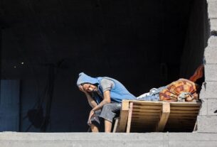 Sanções leves, que não impedem o massacre