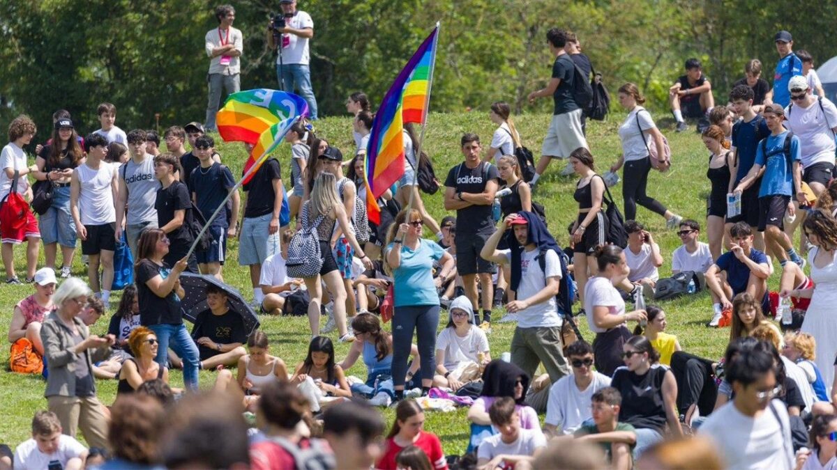Santa Sé: é necessário formar os jovens para o respeito pela dignidade humana