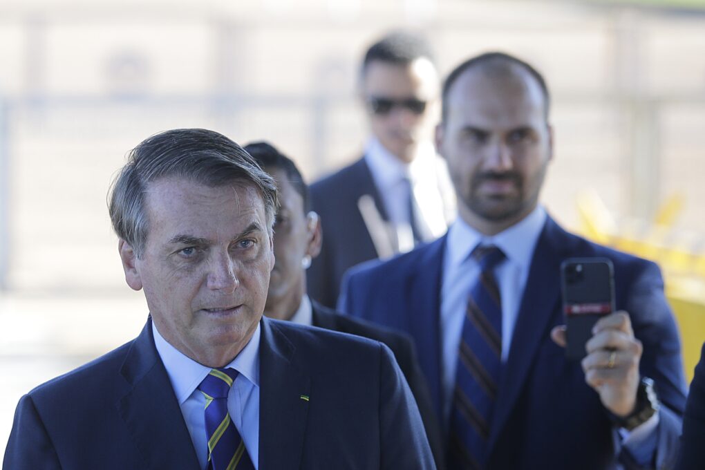 Sem Jair, núcleo duro do bolsonarismo busca garantir Eduardo na eleição de 2026