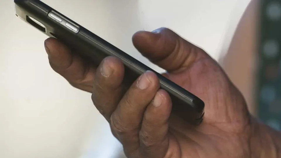'Só hoje recebi 30 ligações': brasileiros reclamam de telemarketing após fim do prefixo 0303