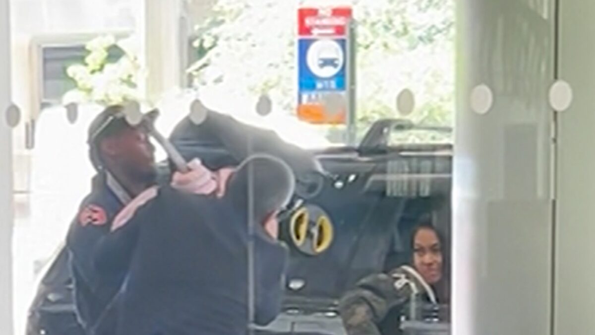 Stefon Diggs viu o hospital de partida com transportadora de bebê em maio