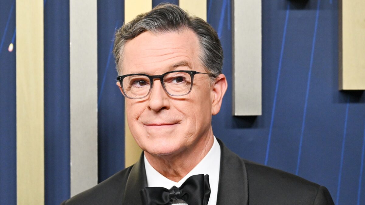 Stephen Colbert traz currículo para o Emmy Awards em meio a disparos da CBS