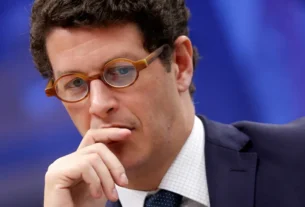 Supremo vai julgar Ricardo Salles em caso de contrabando de madeira