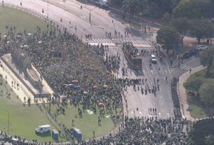 Vídeo não mostra motociata pró-Bolsonaro em Brasília no 1º dia de julgamento