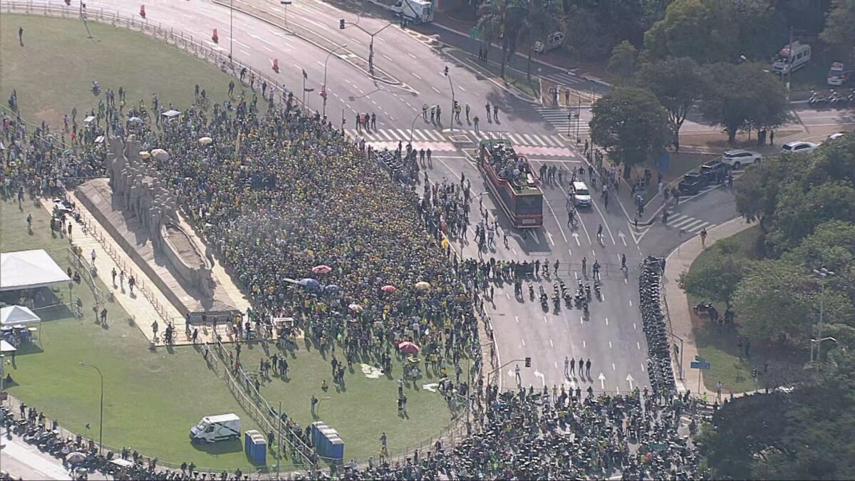 Vídeo não mostra motociata pró-Bolsonaro em Brasília no 1º dia de julgamento
