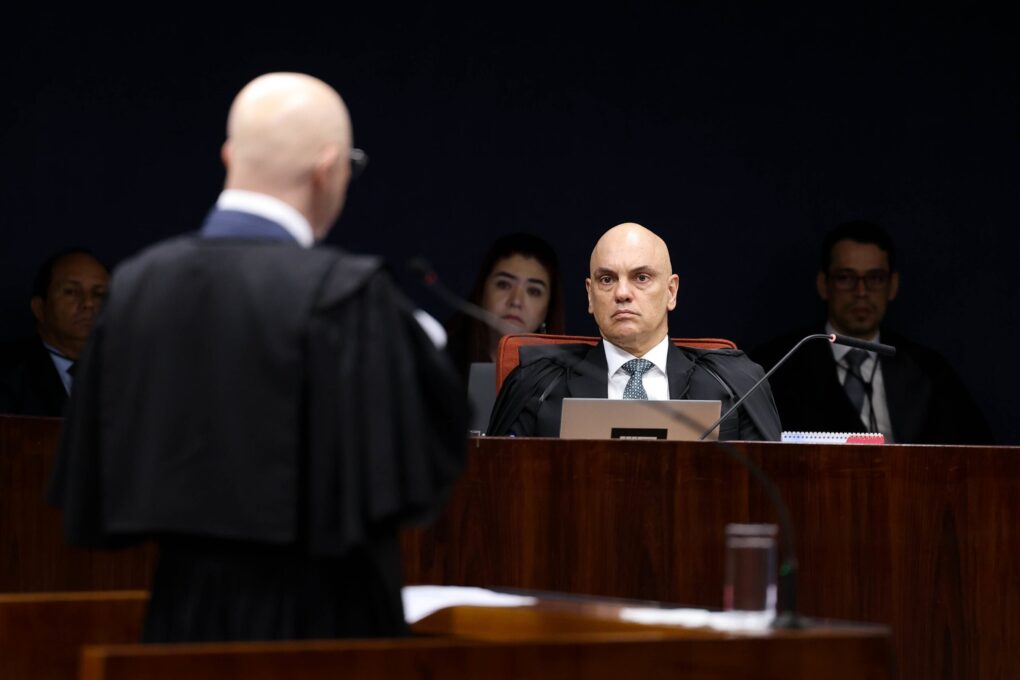 defesas não negam reuniões e esvaziam discurso usado pelo clã Bolsonaro no exterior