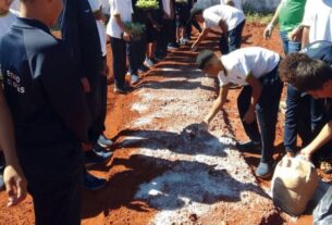 Alunos do Cora Coralina na hosrta sustentável