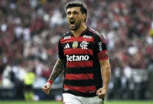 Arrascaeta relata tentativa de assalto após vitória do Flamengo no Maracanã
