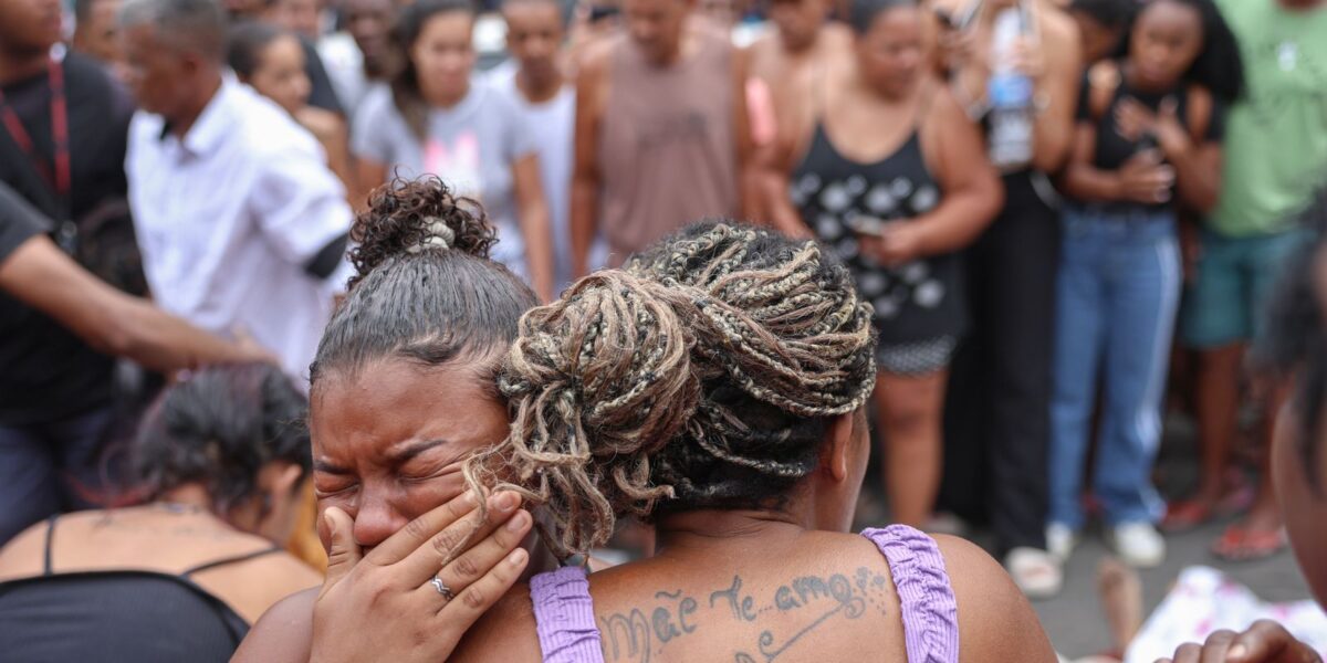 Ativistas denunciam massacre em ação policial no Rio