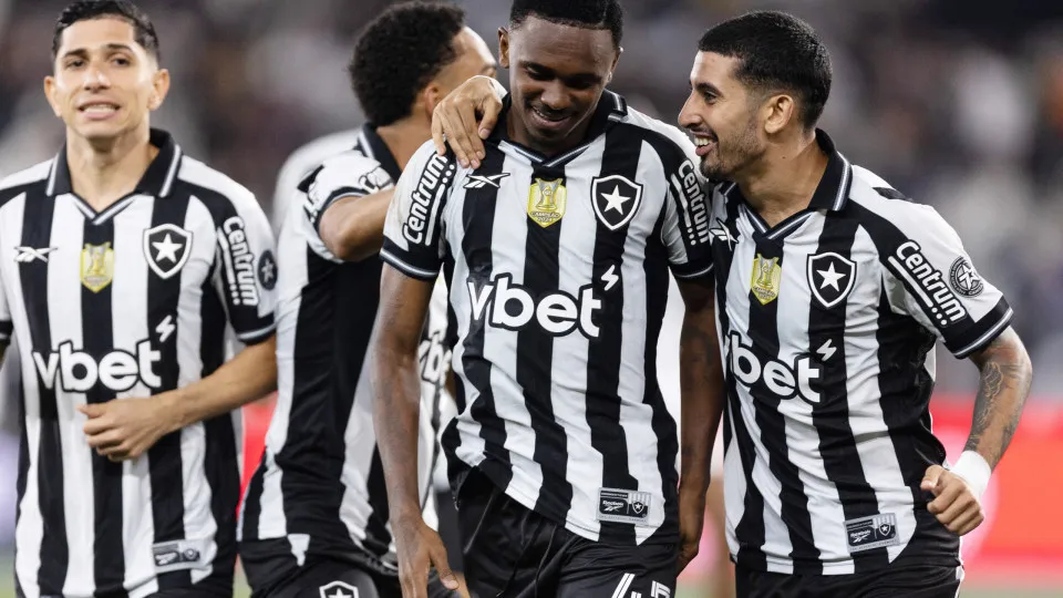 Botafogo defende posição dentro do G-4 diante do Internacional no Beira-Rio