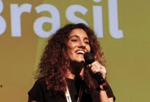 EBC: Antonia Pellegrino recebe Prêmio Amigos do Cinema Infantil