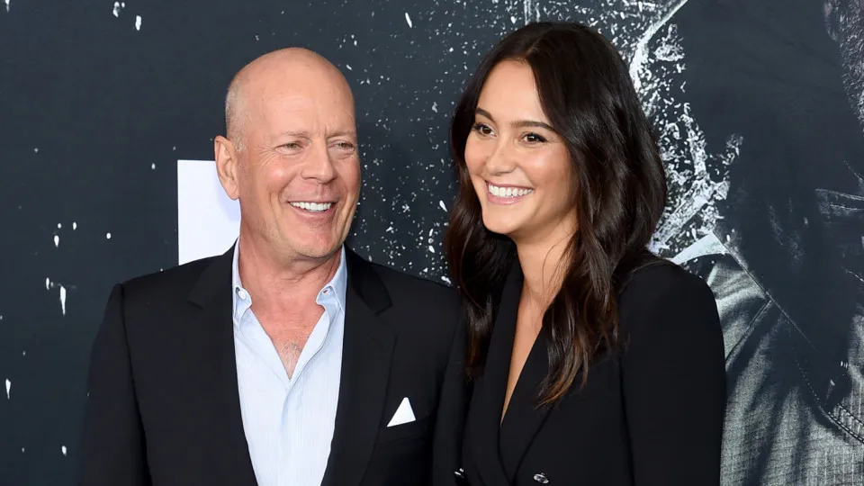 Esposa de Bruce Willis diz que sente muito na vida