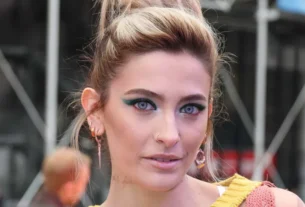 Filha de Michael Jackson recebeu R$ 365 milhões da herança, diz revista