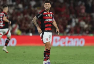 Flamengo vê Palmeiras encostar no topo, mas aumenta ainda mais chances de título; veja números