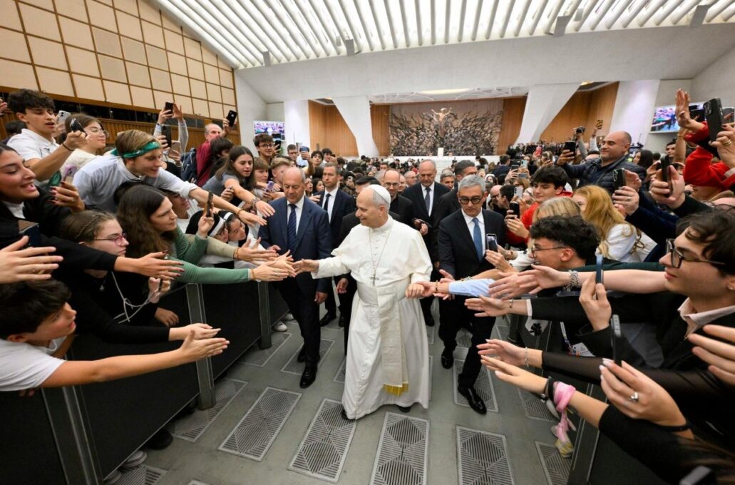 Leão XIV: uma educação desarmante e desarmada cria igualdade e crescimento para todos