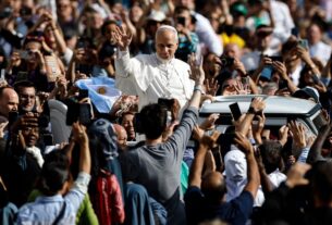 Leão XIV: valorizar a contribuição que professores e educadores oferecem à comunidade