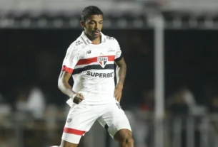 Luiz Gustavo não cogita aposentadoria, e futuro será definido em dezembro