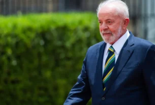 Lula completa 80 anos e se torna o primeiro octogenário no cargo