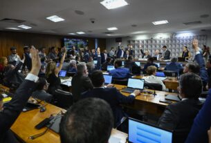 Lula exonera indicados do Centrão após derrubada de MP no Congresso, mas preserva afilhados de Lira