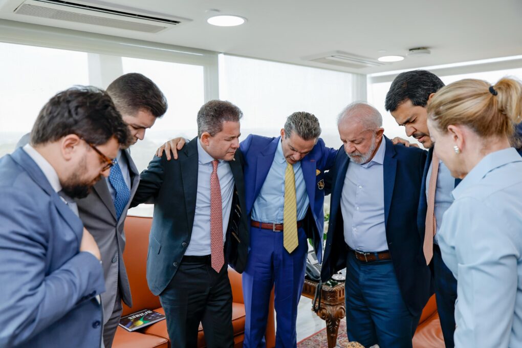 Lula recebe Jorge Messias e evangélicos no Palácio do Planalto