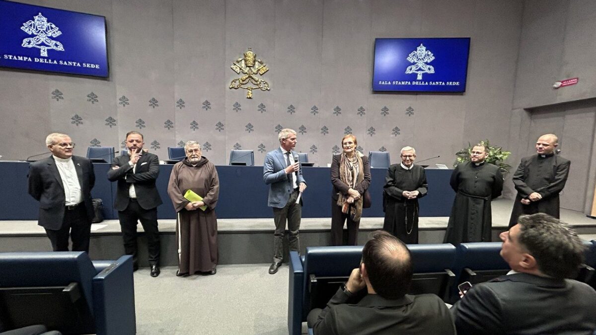 “Luzes gentis”, carismas e espiritualidade dos sete novos santos