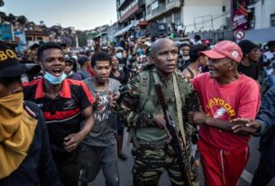 Madagascar: protestos continuam enquanto militares apoiam os jovens