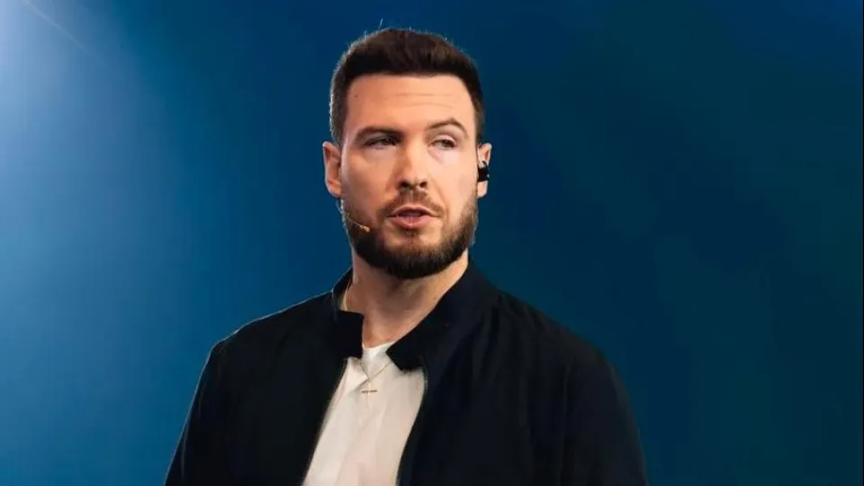 Marido de Maíra Cardi é internado em meio às comemorações de casamento