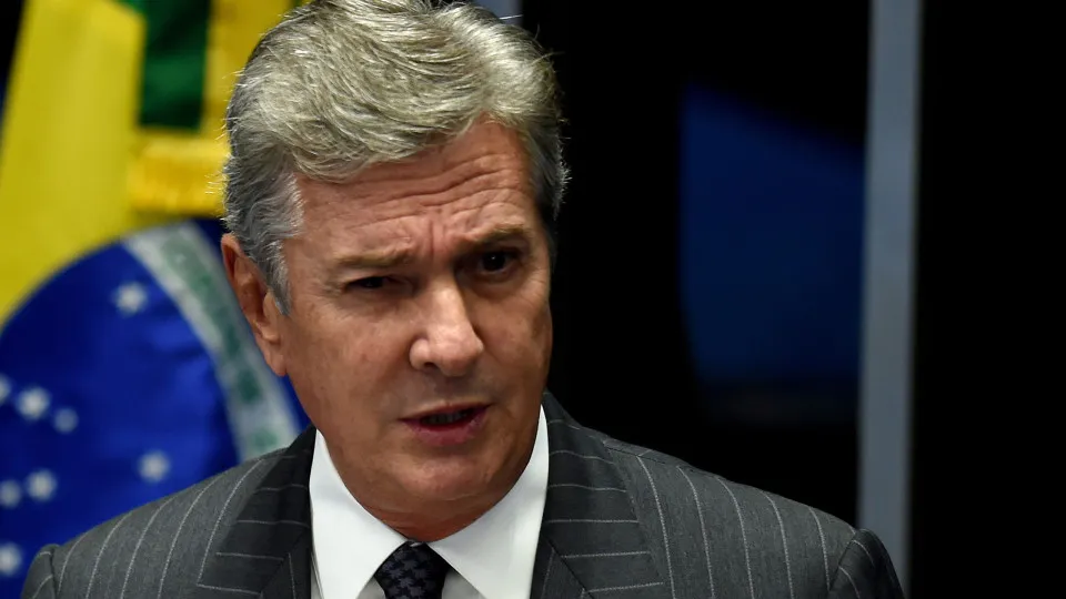 Moraes manda Collor explicar tornozeleira desligada e ameaça prisão