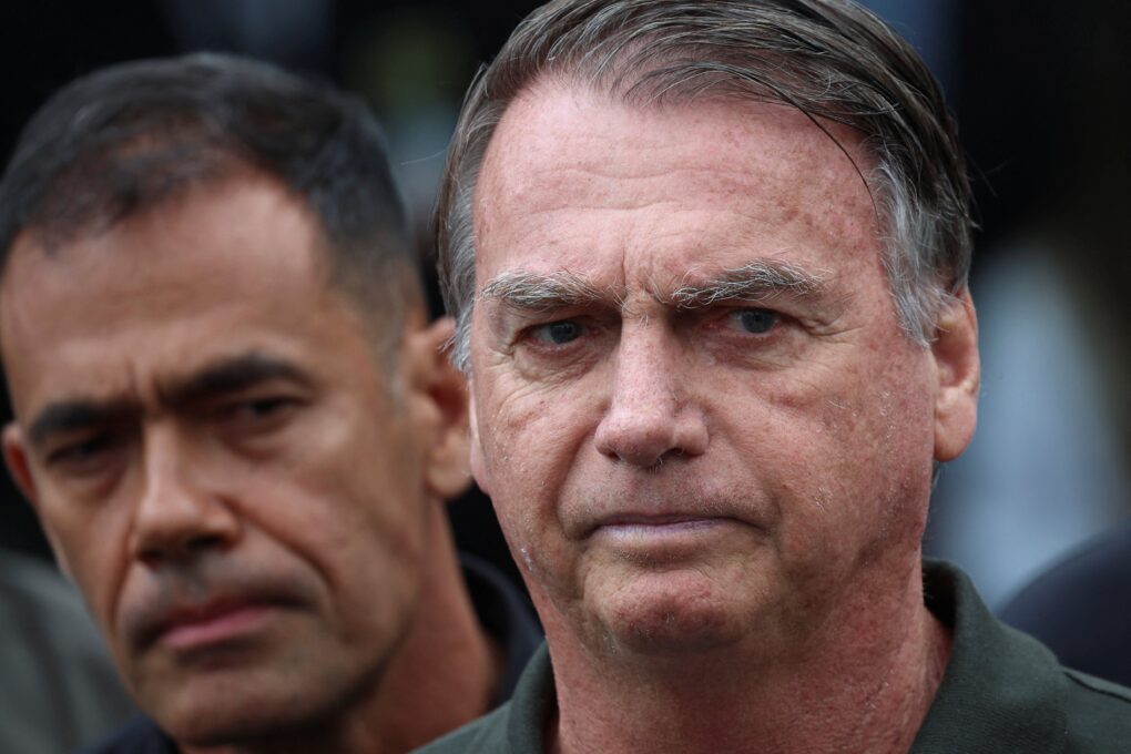 Moraes nega pedido da defesa e mantém Bolsonaro em prisão domiciliar