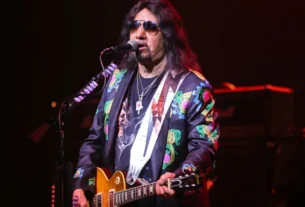 Morre Ace Frehley, guitarrista e fundador do Kiss, aos 74 anos